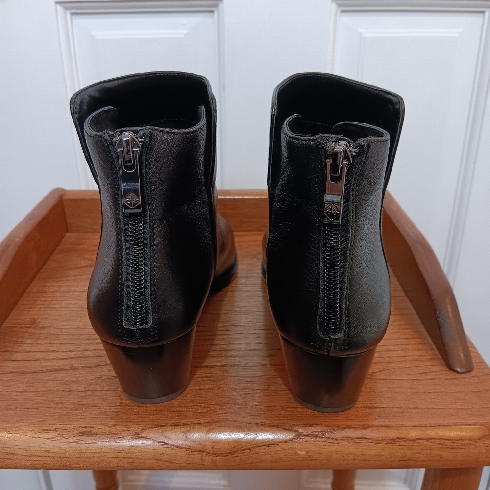 boots - Picture 2 of 5